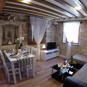 Porta Aurea Apartment Split